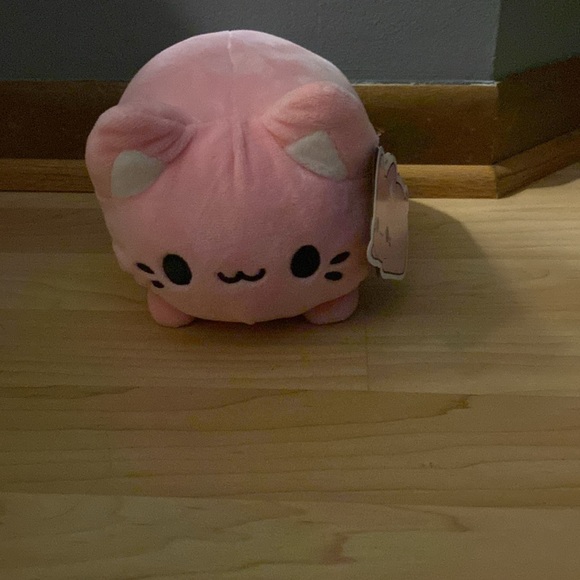 BRAND NEW AURORA STUFF ANIMAL! NWT! SMOKE FREE HOME! - Picture 2 of 7